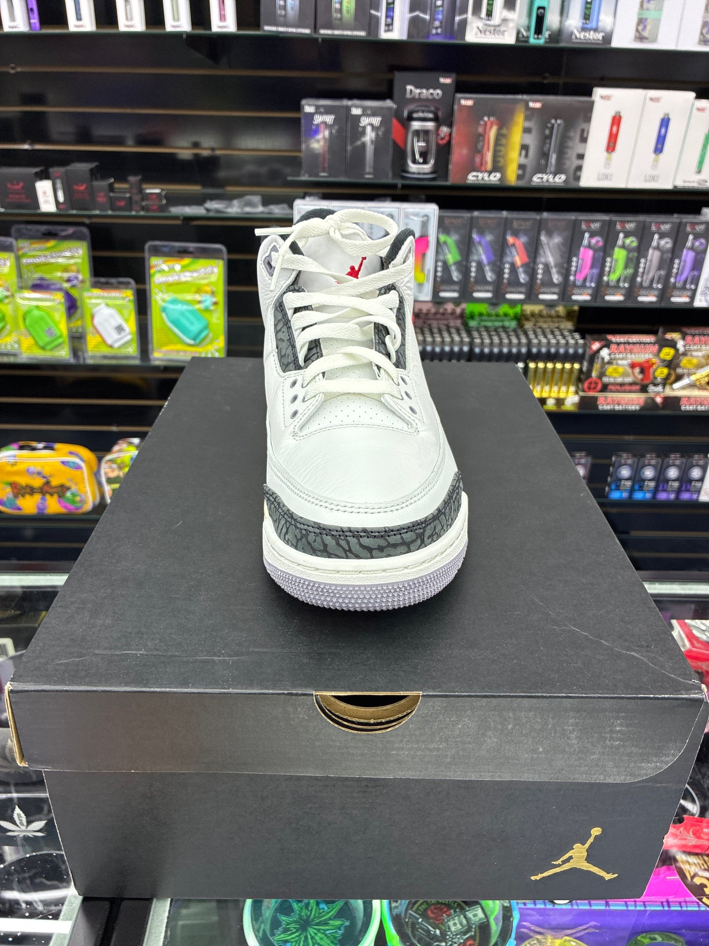 Air Jordan 3 retro cement grey size 10