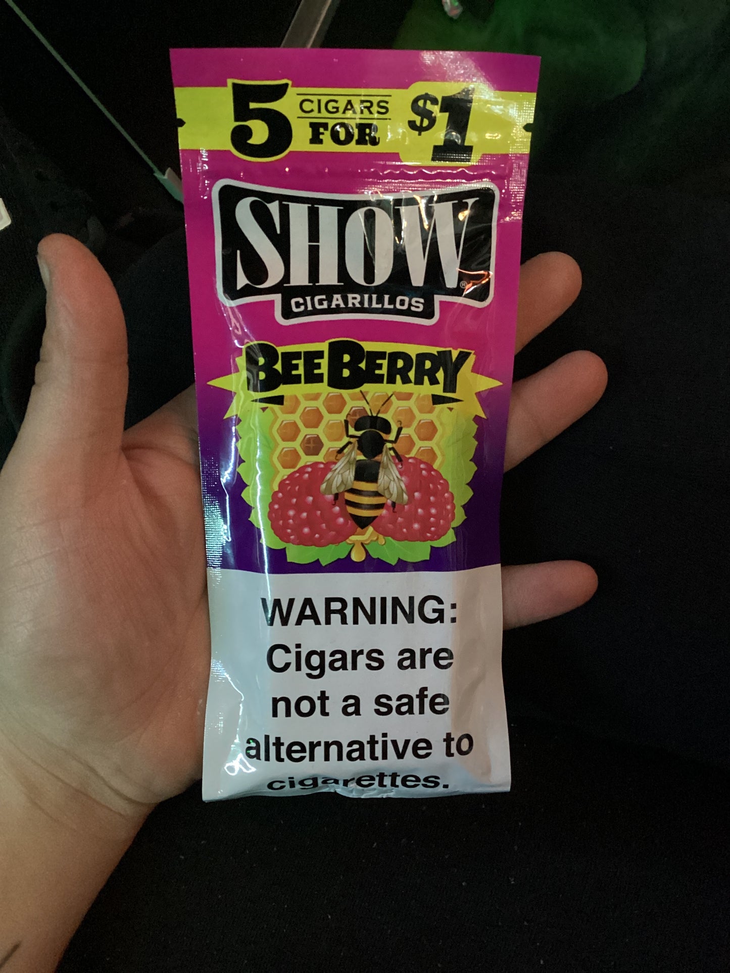 Show cigarillos bee berry