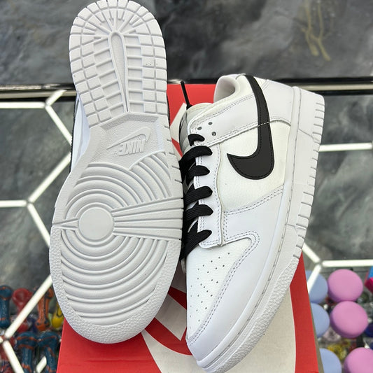 Nike dunk low retro white/black summit white size 8m