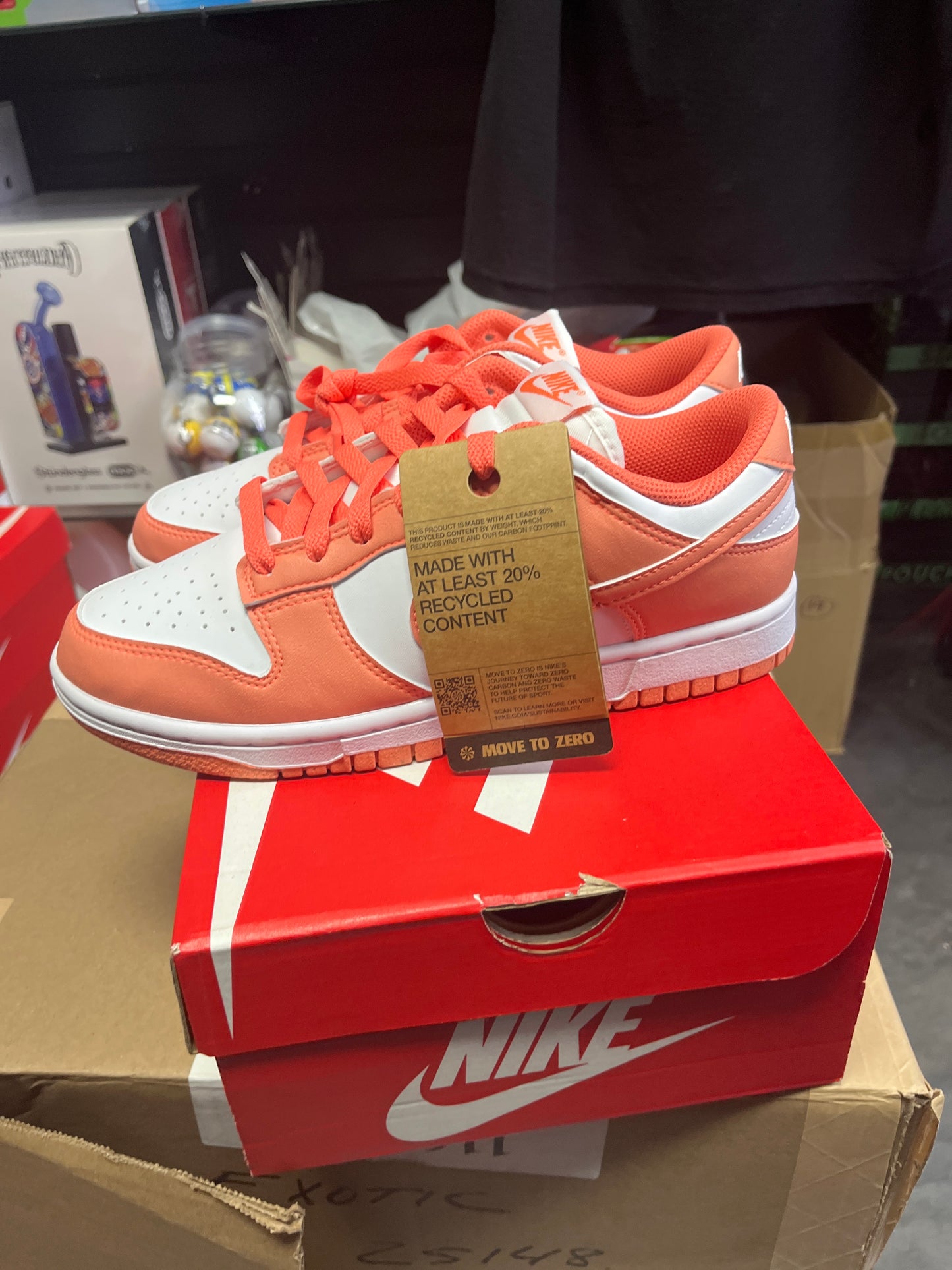 W Nike dunk low next nature size 8.5