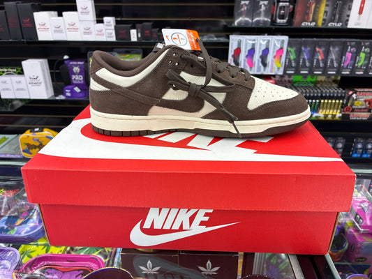 Nike dunk low retro se pale size 9.5