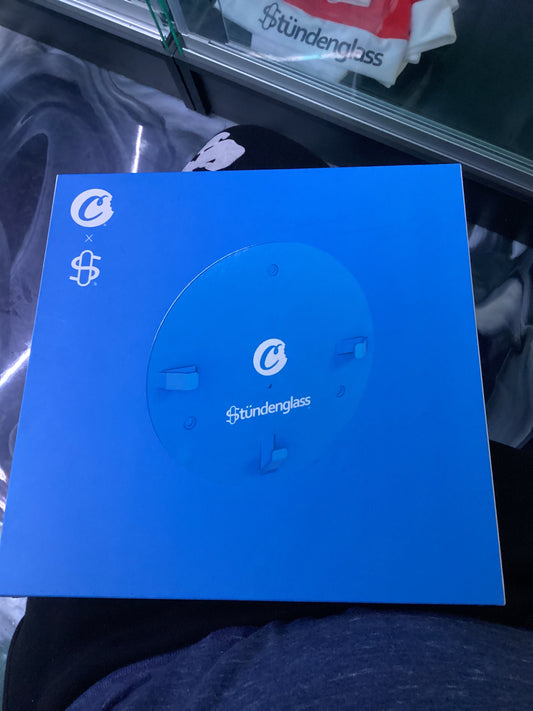 Stundenglass x cookies wall mount