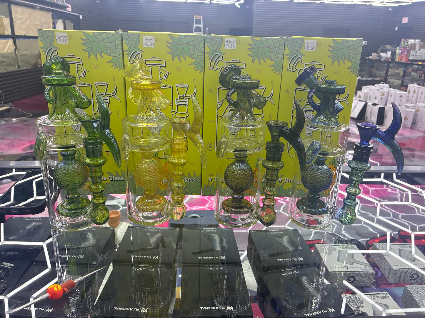 CHEECH GLASS - PINEAPPLE TWIST FUMED BONG