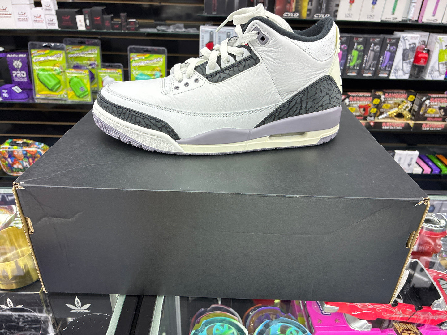 Air Jordan 3 retro cement grey size 10