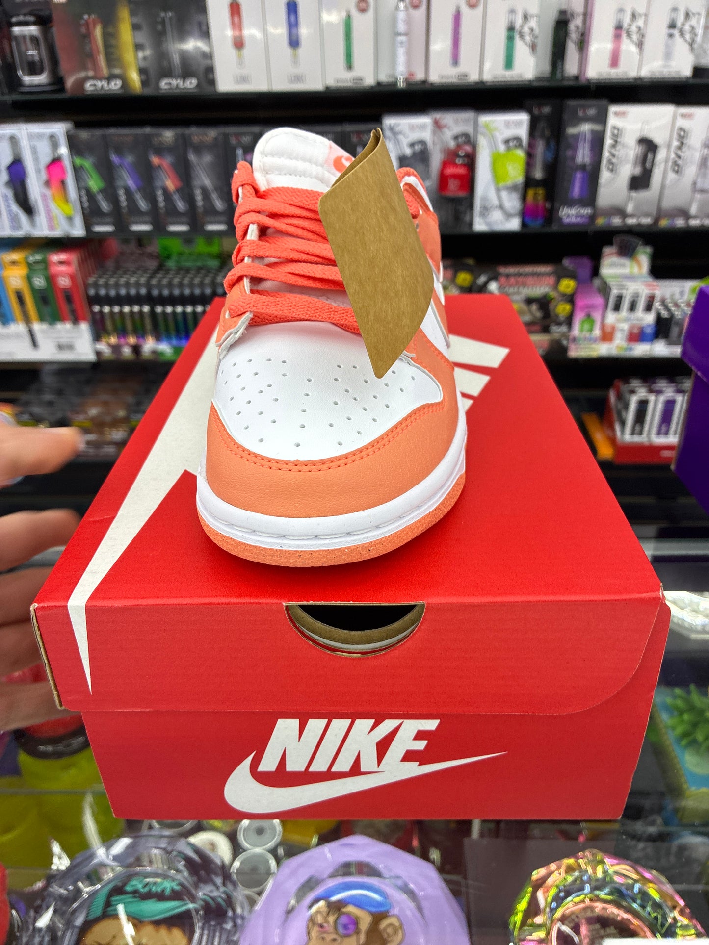 W nike dunk low next nature white/ wild mango size 6