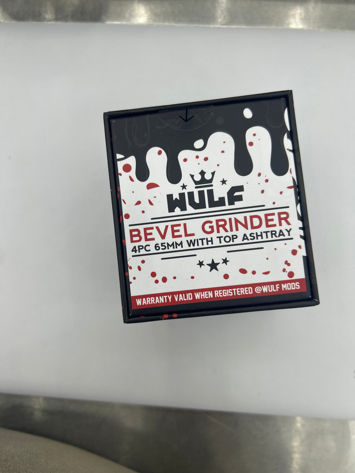 Wulf bevel grinder with top ashtray black w/red spots