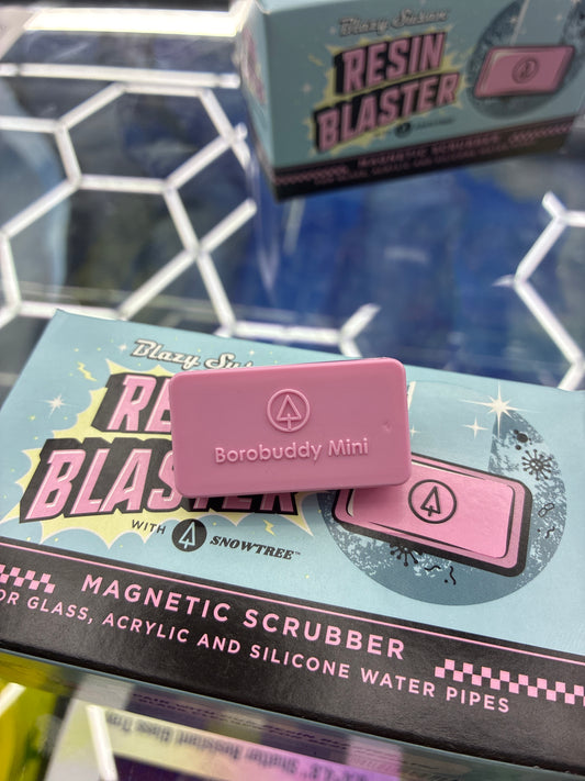 Blazy Susan magnetic resin scrubber