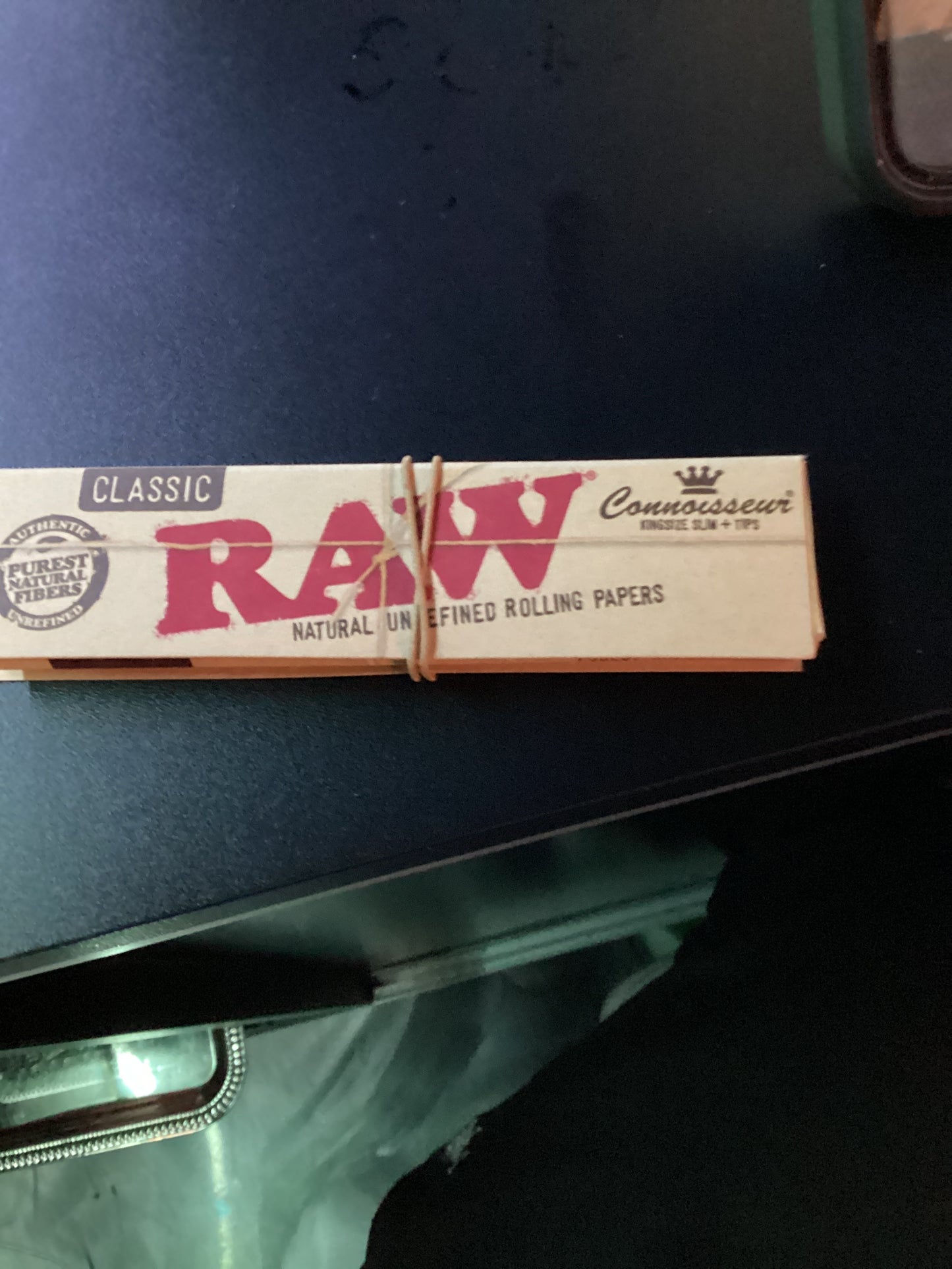 Raw connoisseur king + tips