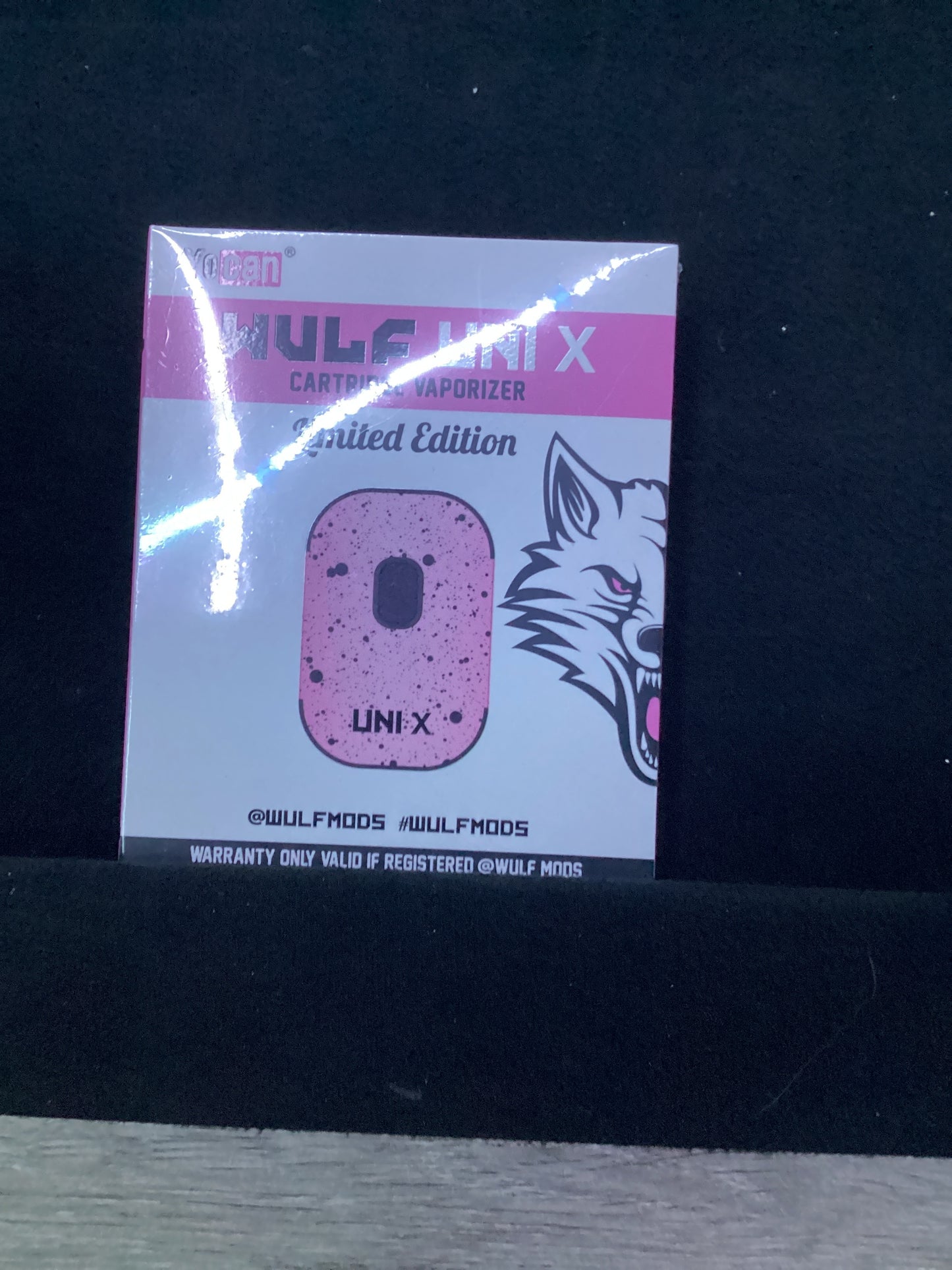 Yocan wulf uni x cartridge vaporizer, limited edition pink and black