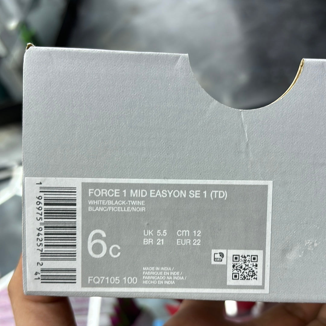 Jordan 1 mid easyon de 1 td white black Dash twine ￼6c ￼