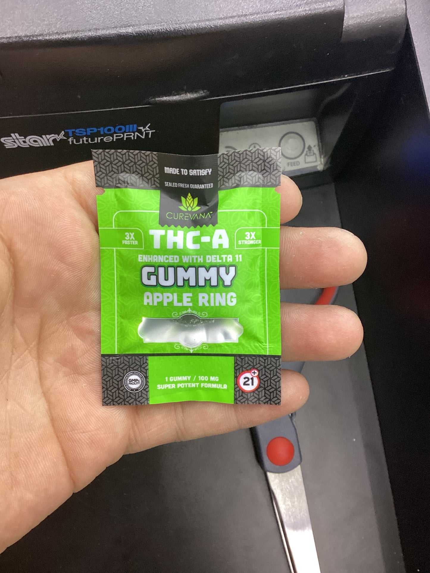 Curevanna thca gummy apple ring 100mg
