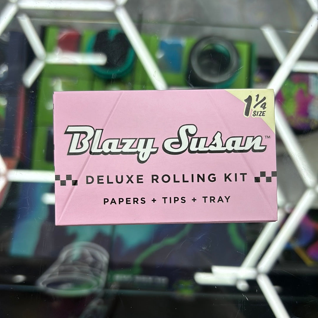 Blazy susan 1 1/4 papers + papers + trey