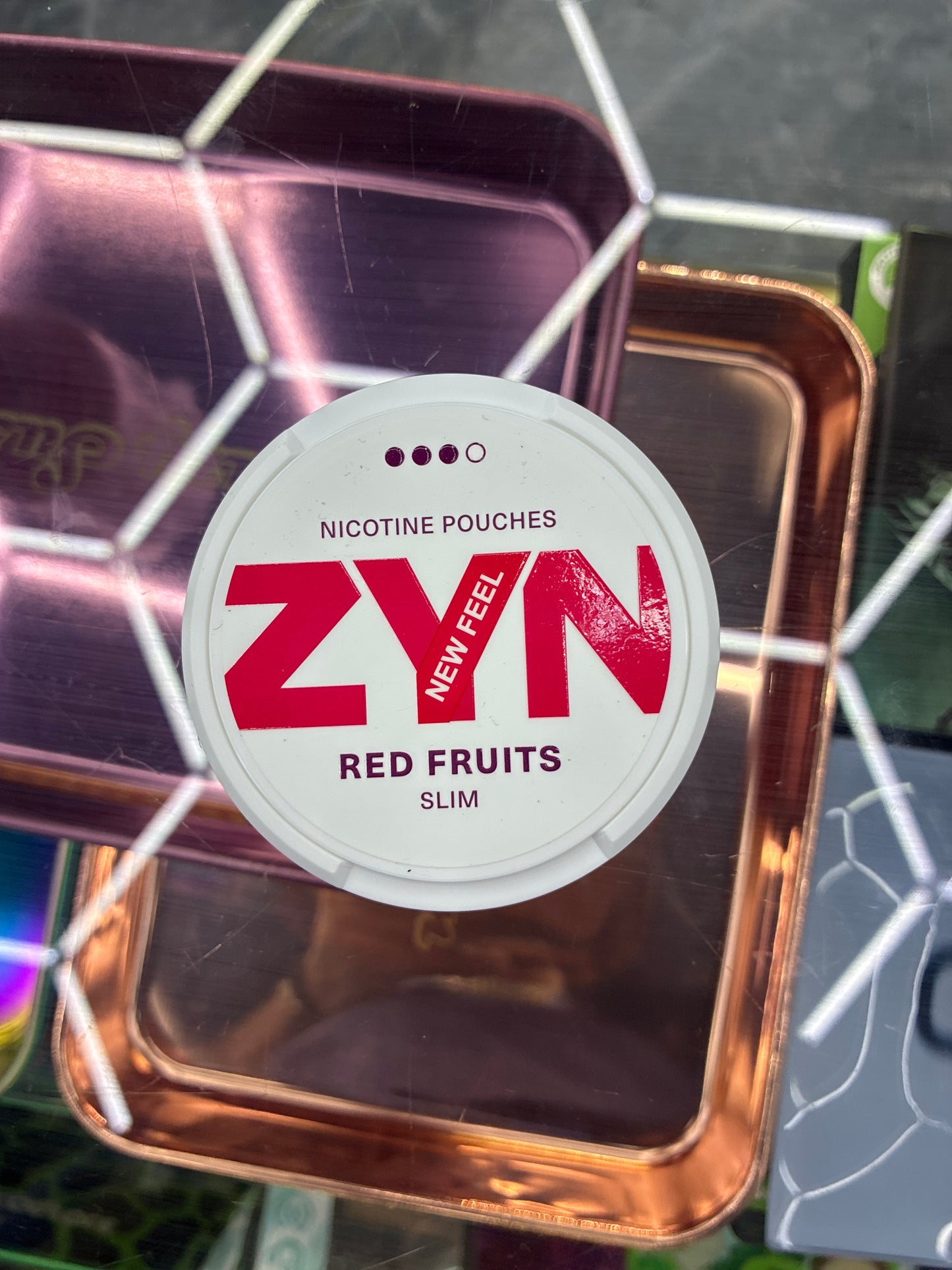 ZYN red fruits strong slim