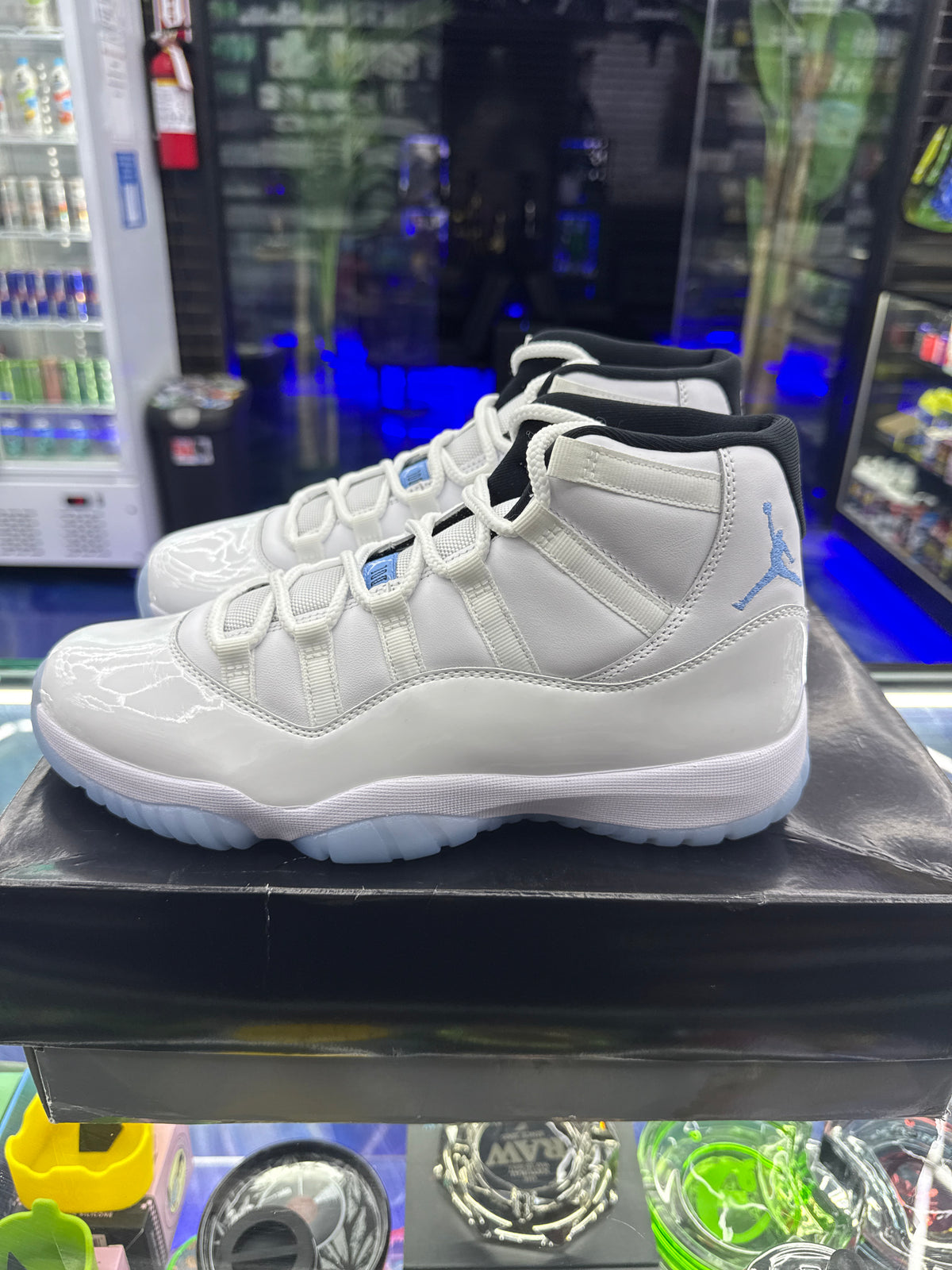 Air jordan 11 retro “True blue” size 9.5 men’s