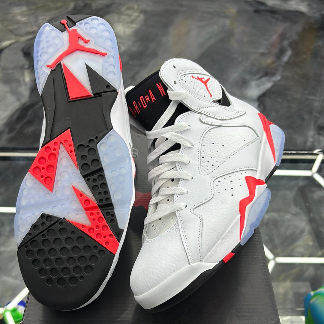 Air Jordan seven retro white/Crimson black size 10 M