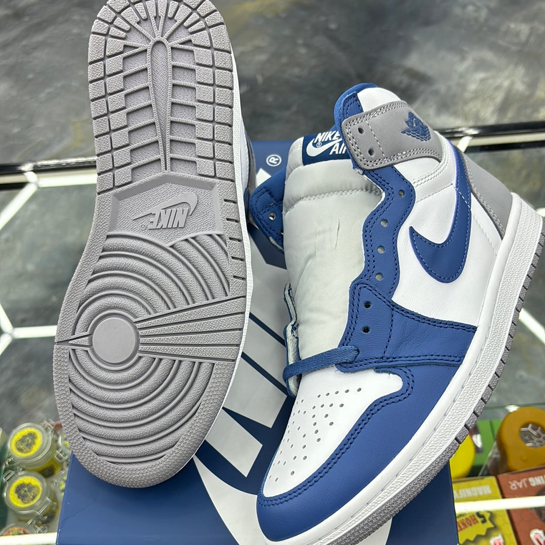 Air Jordan, one retro high OG, true blue/white size 8m