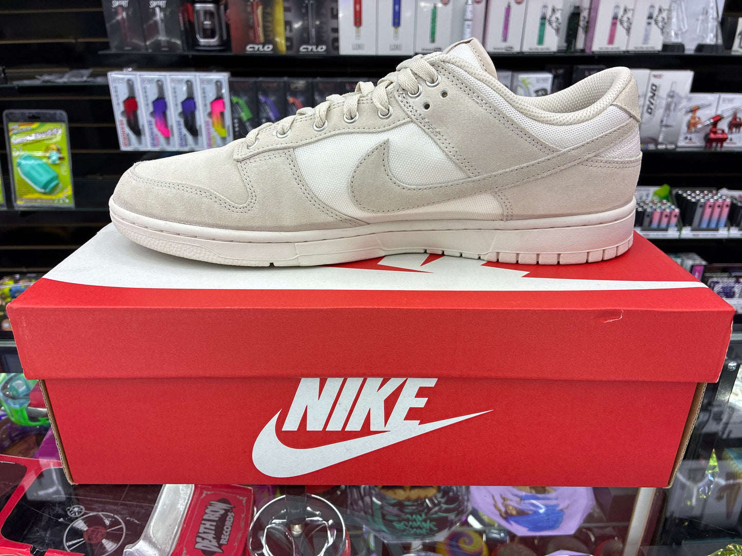 Nike dunk low lt orewood size 13