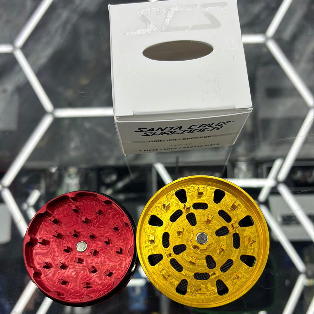 Santa Cruz shredder, rasta large grinder