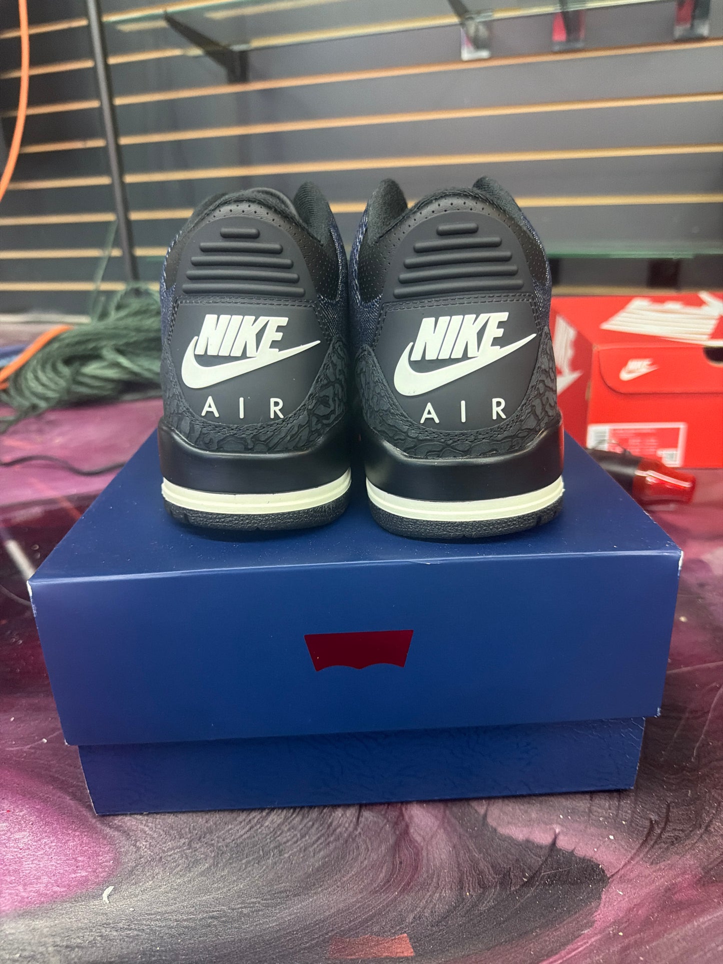 Jordan 3 Retro Levi's Indigo Size 10