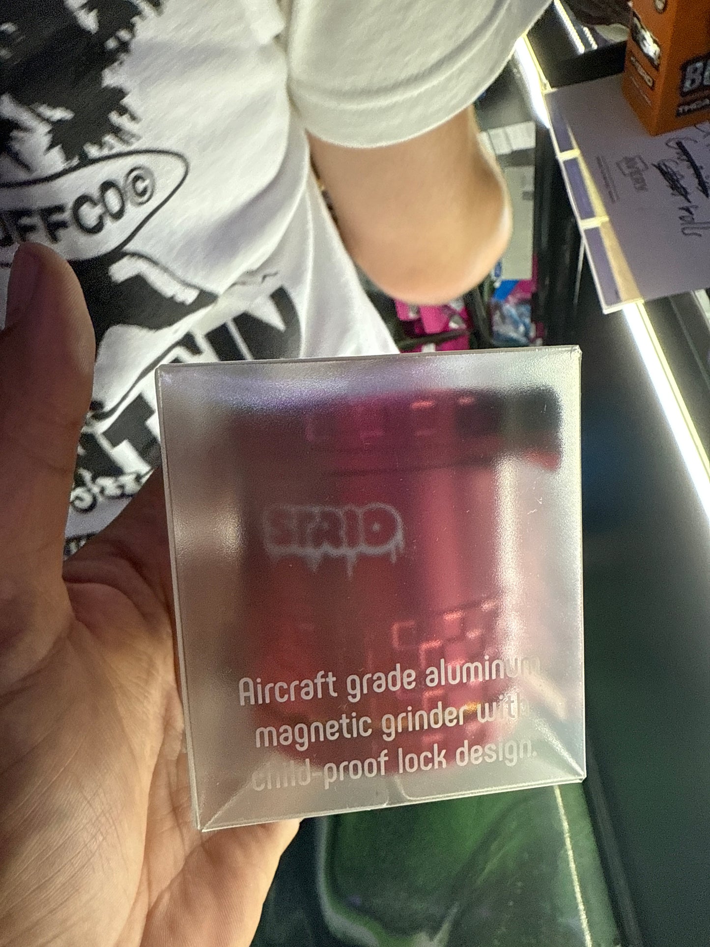 Strio ash grinder red