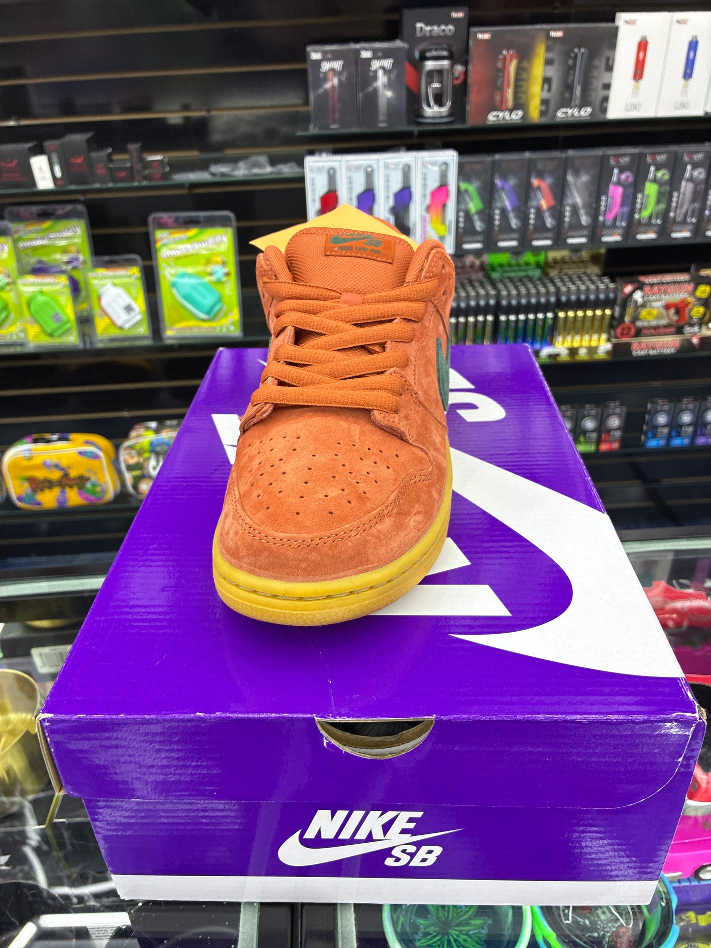 Nike sb dunk low pro burnt sunrise size 9.5