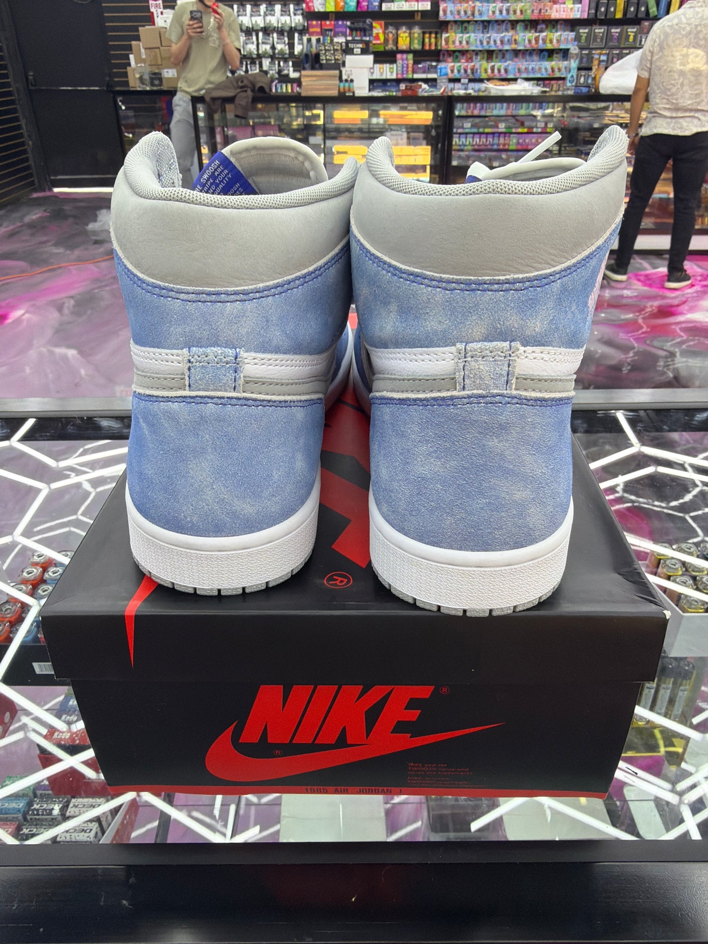 Air Jordan 1 Retro Hyper Royal’s Sz 10.5