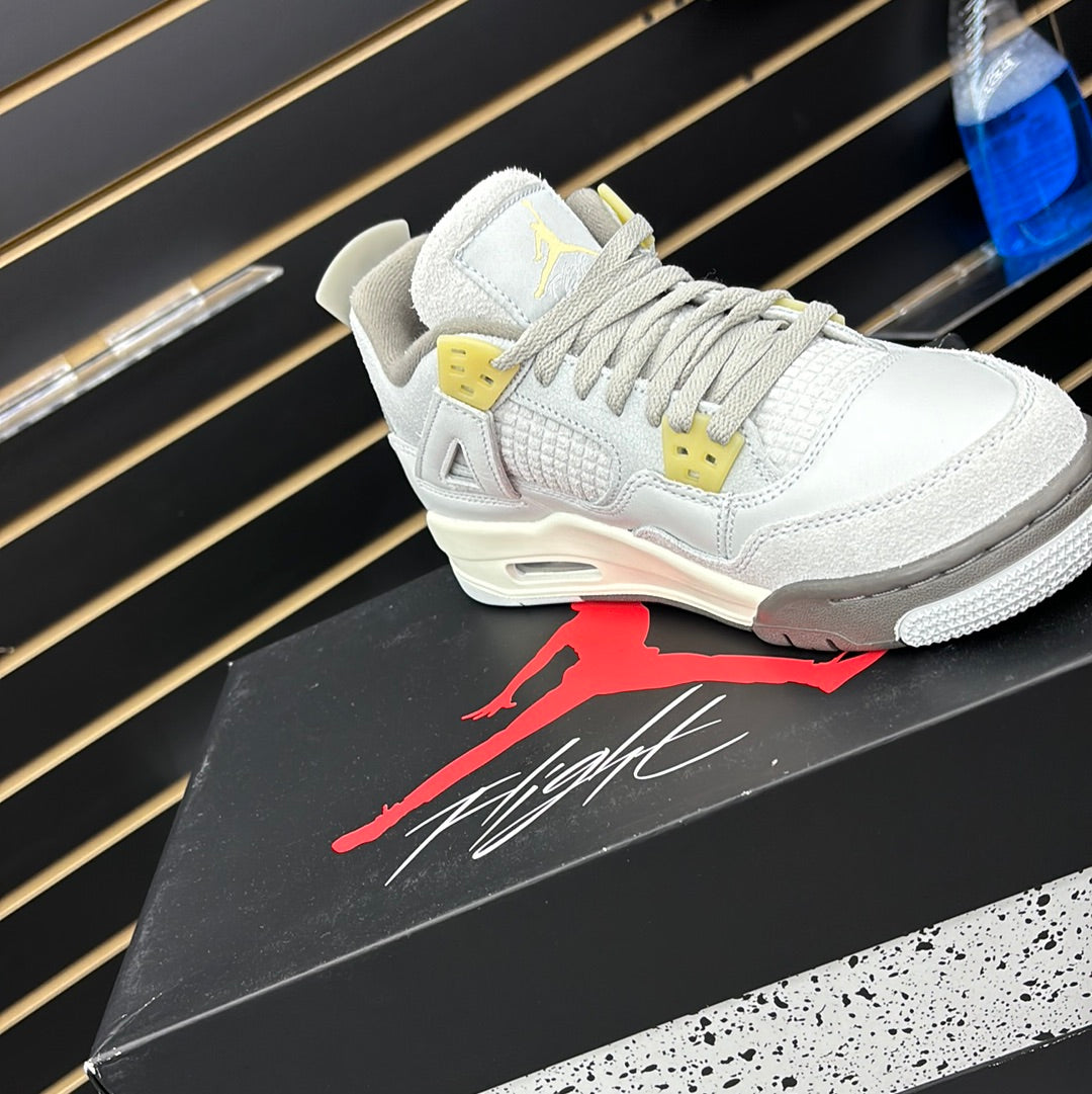 Air Jordan four retro size 6 1/2