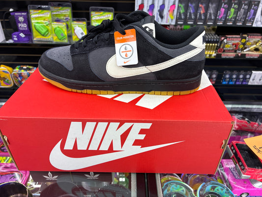 Nike dunk low retro se black/pale ivory size 10