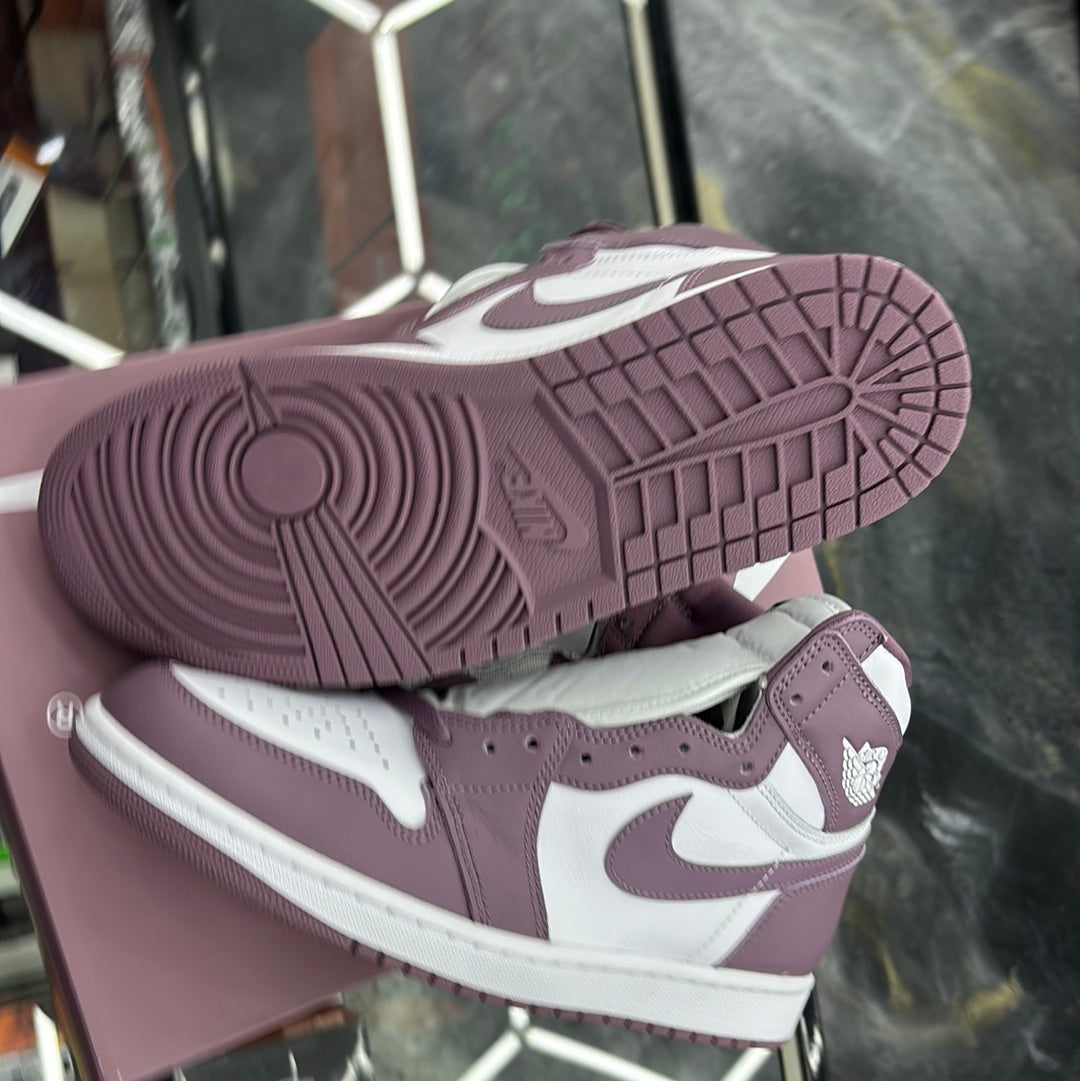Air Jordan 1 retro high of white/sky,j mauve size 10