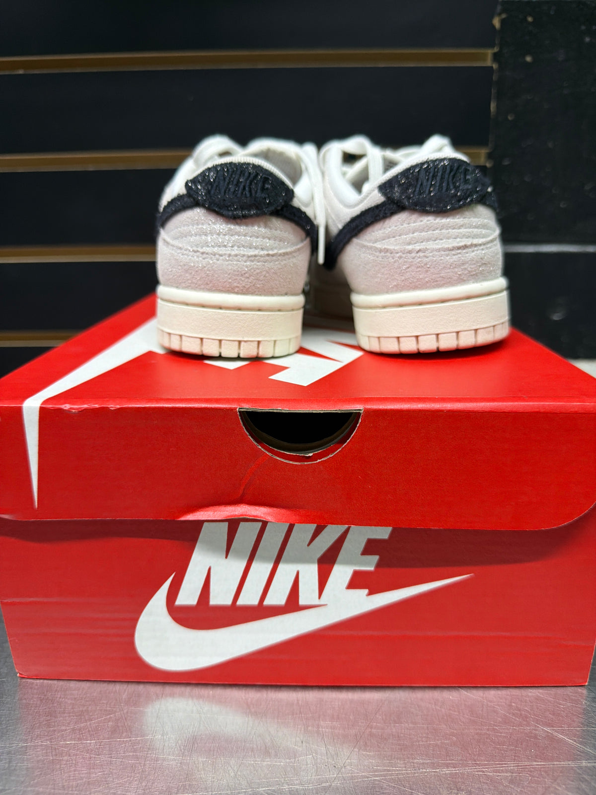 Nike Dunk Low SE White Black Team Red Size 6.5