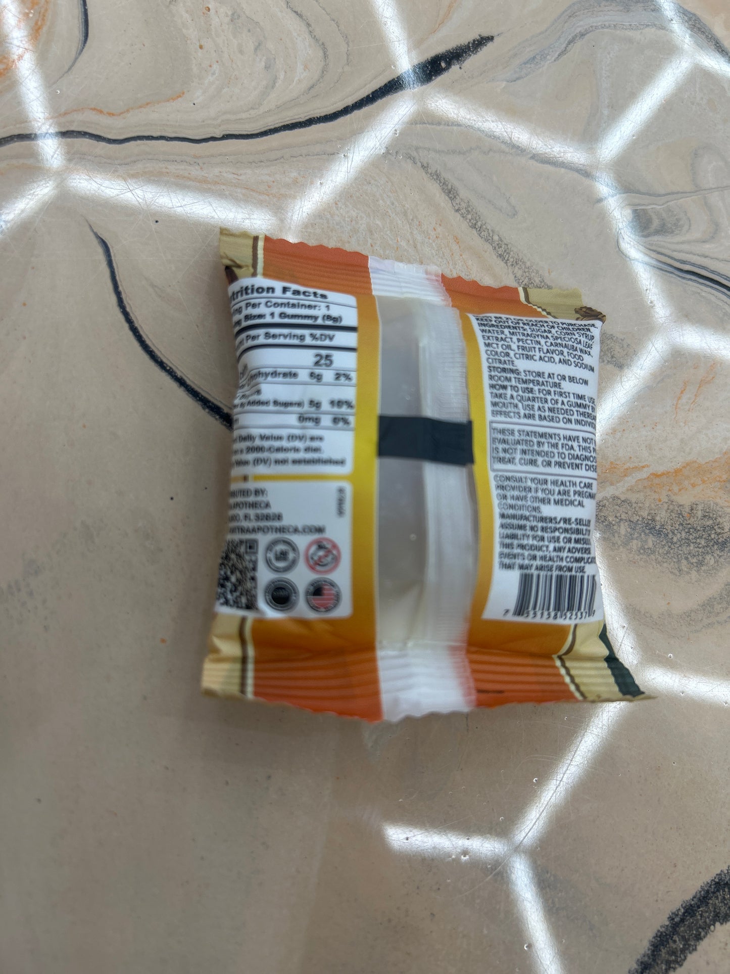 Mitra apotheca Kratom strawberry+banana gummies 100mg mit