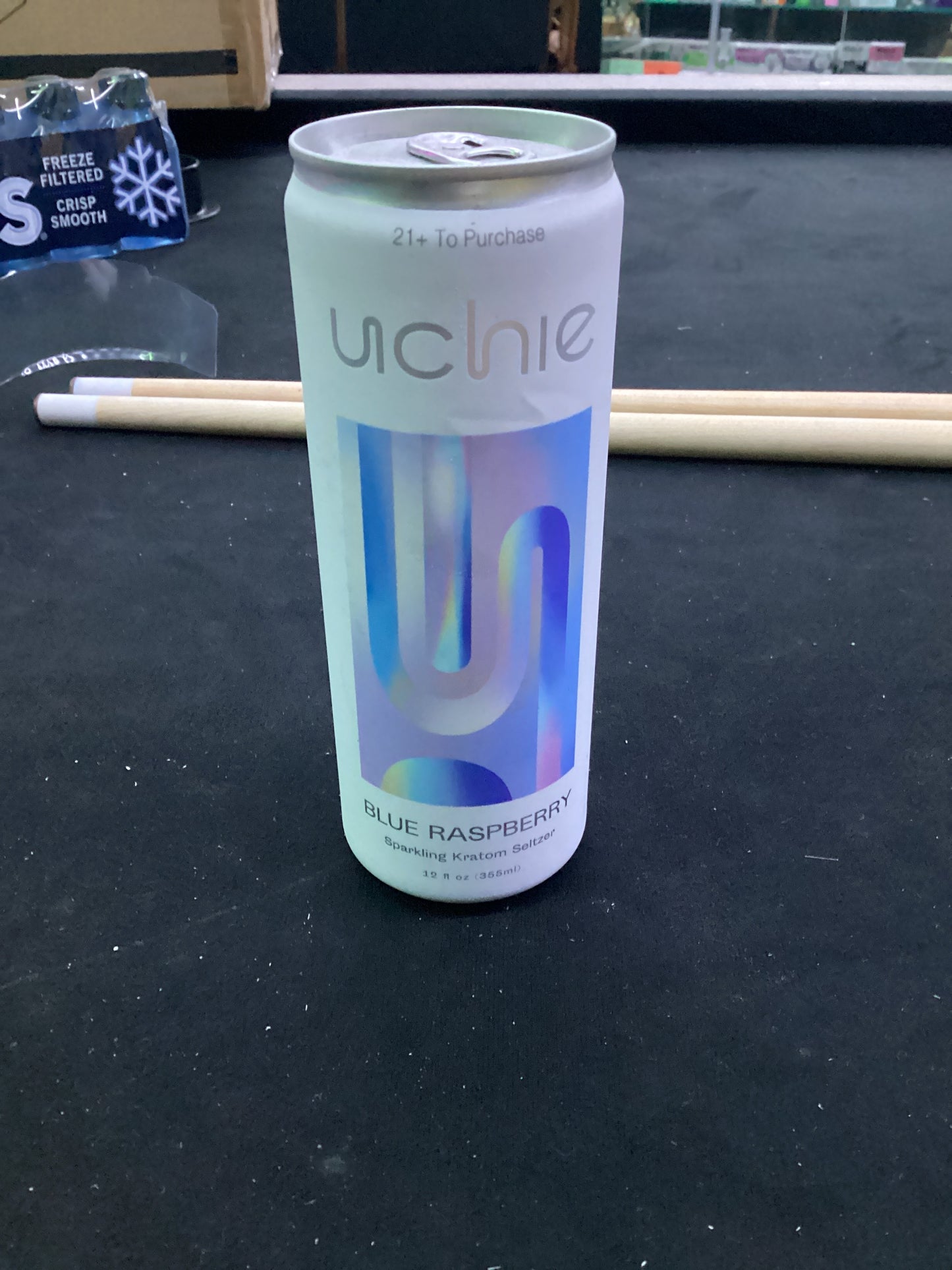 Uchie sparking kratom seltzer blue raspberry