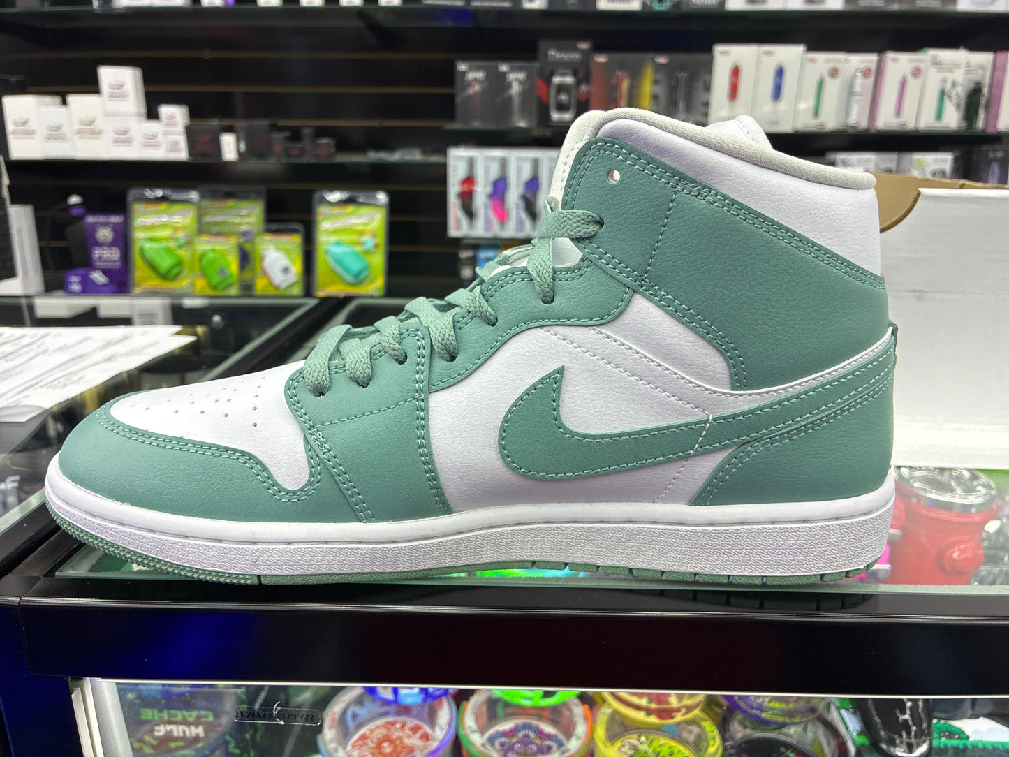 Wmns air jordan 1 mid white/ cannon  size 12