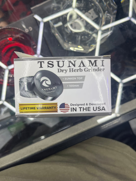 Tsunami dry herb grinder black 100mm