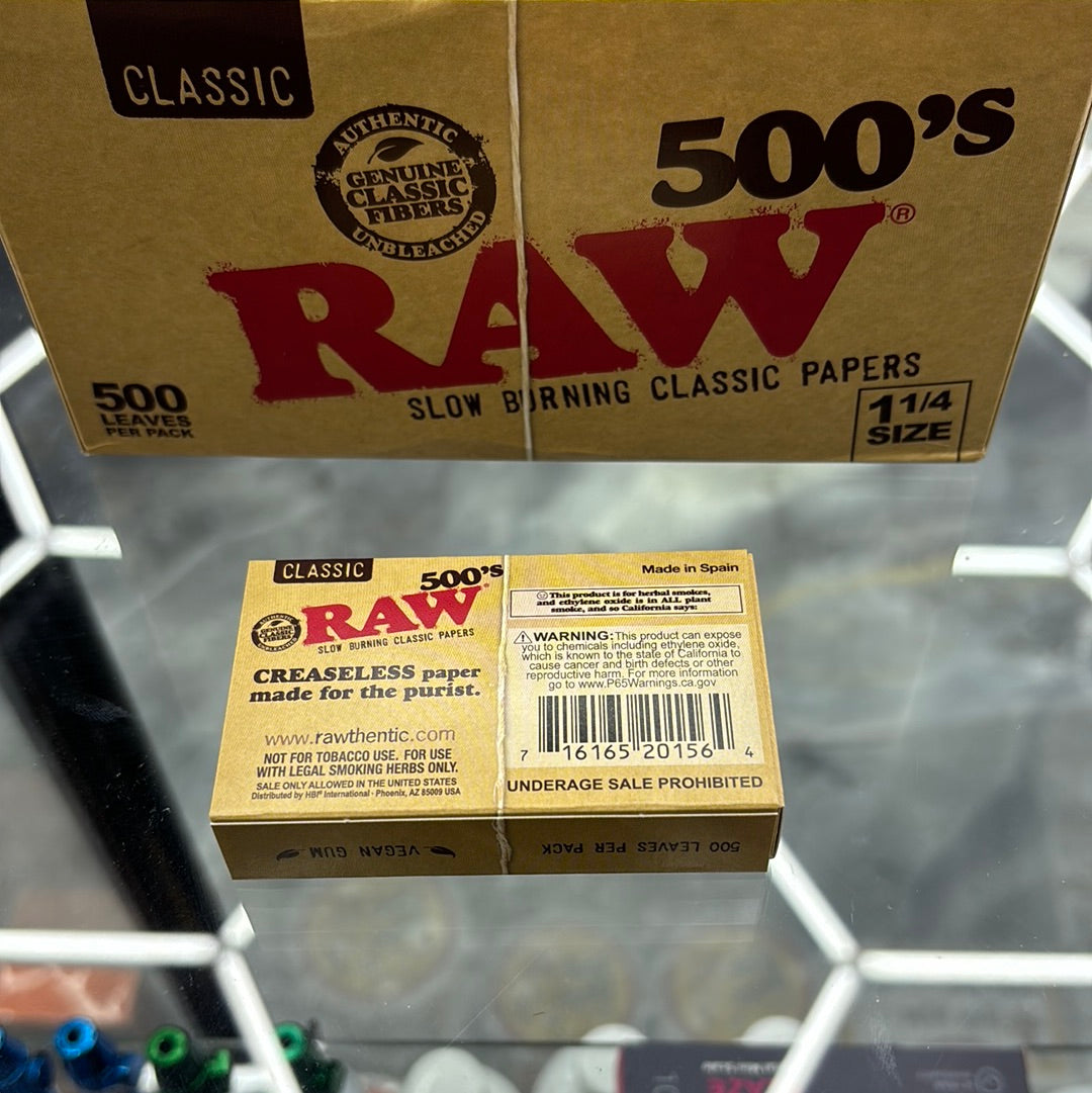 Raw 500’s 1 1/4 size slow, burning classic papers￼
