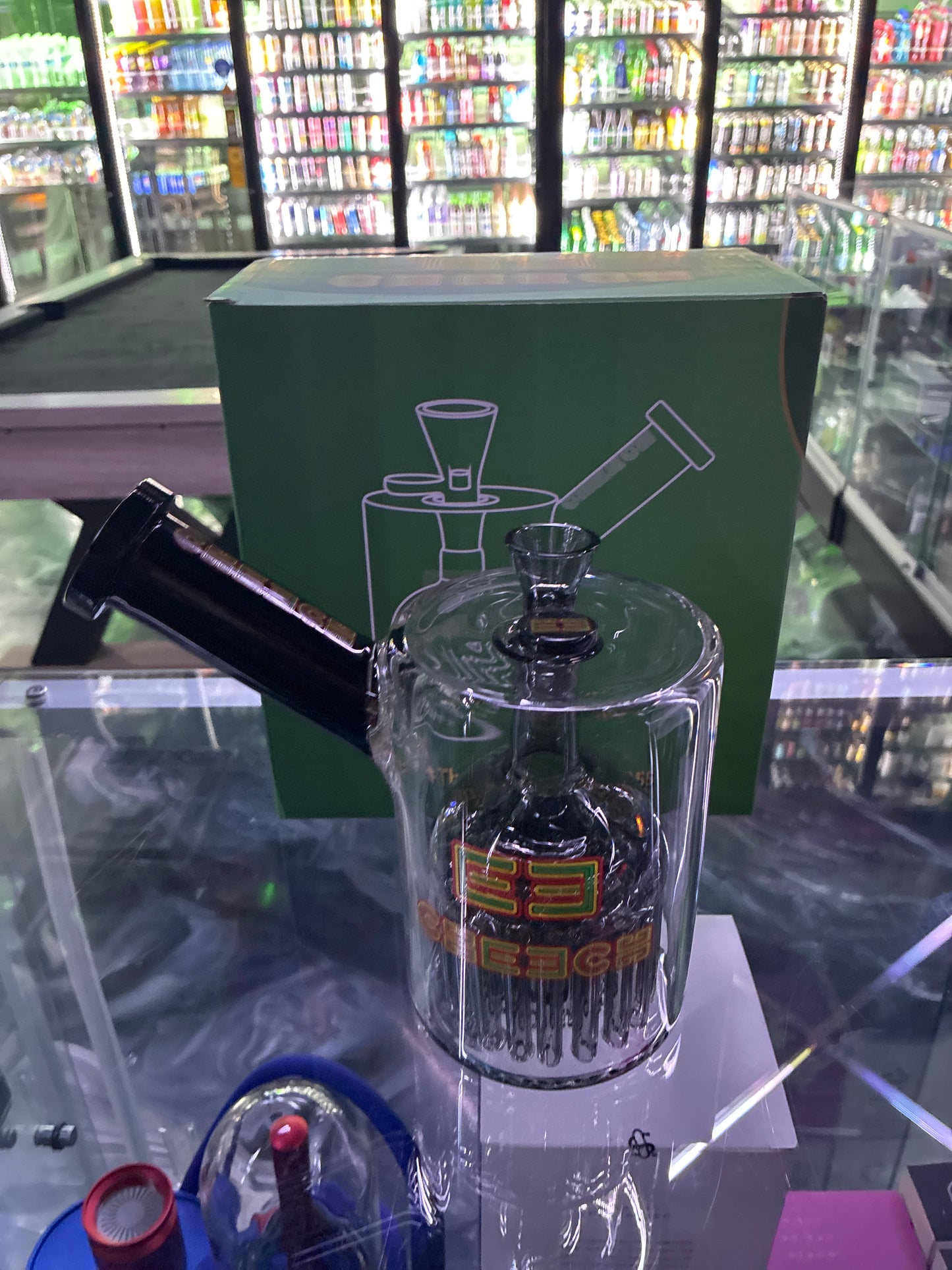 Cheech 7’ PACK A PUNCH water pipe black