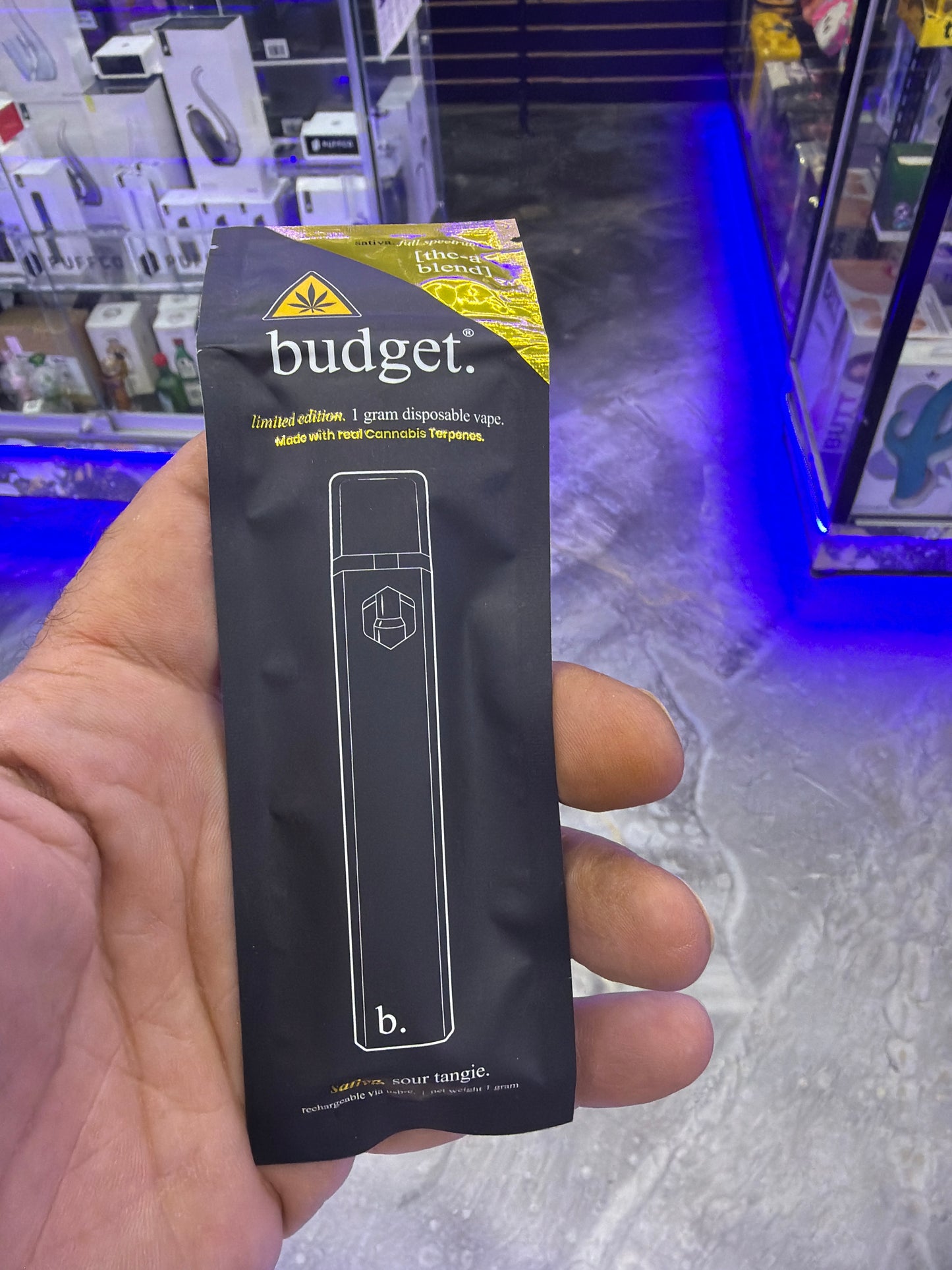 Budget 1 g disposable vape sativa sour Tangi