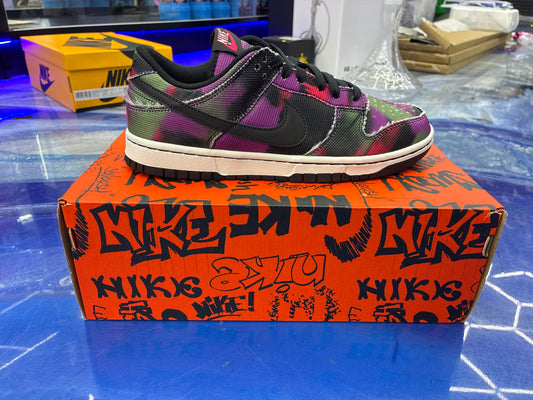 Nike dunk low graffiti pink size 8.5