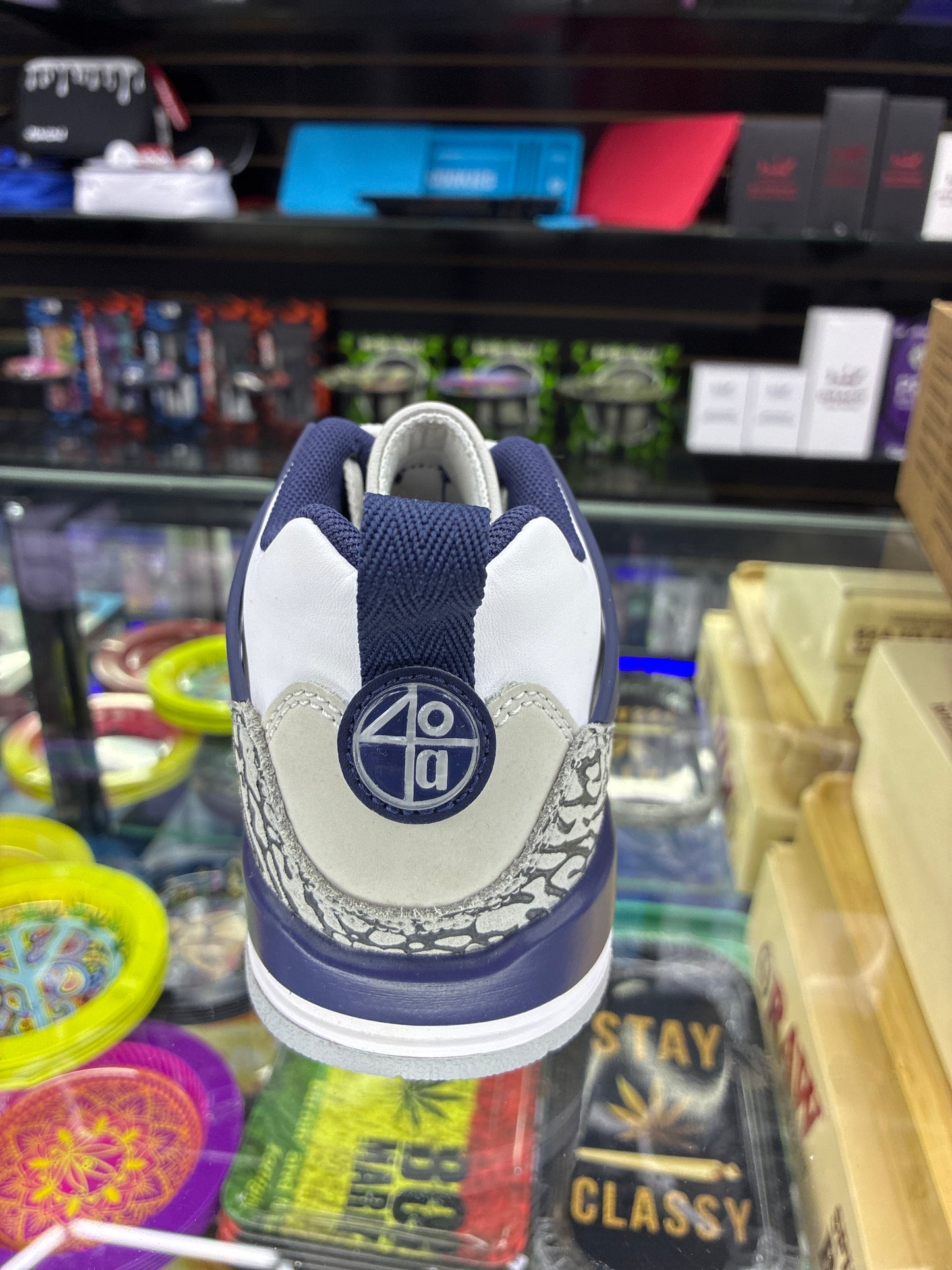 Jordan spizikie low (gs) size 3.5y