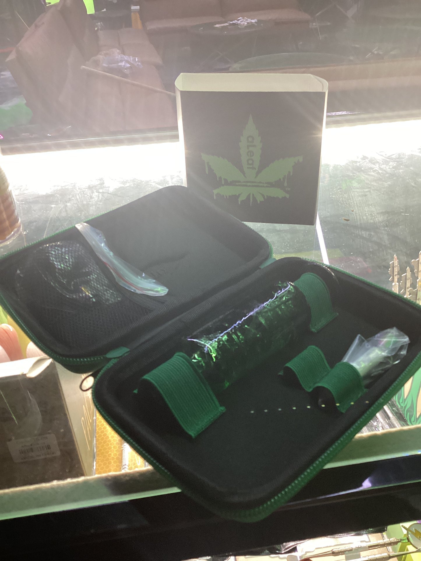 Aleaf liquid nectar collector, dark green