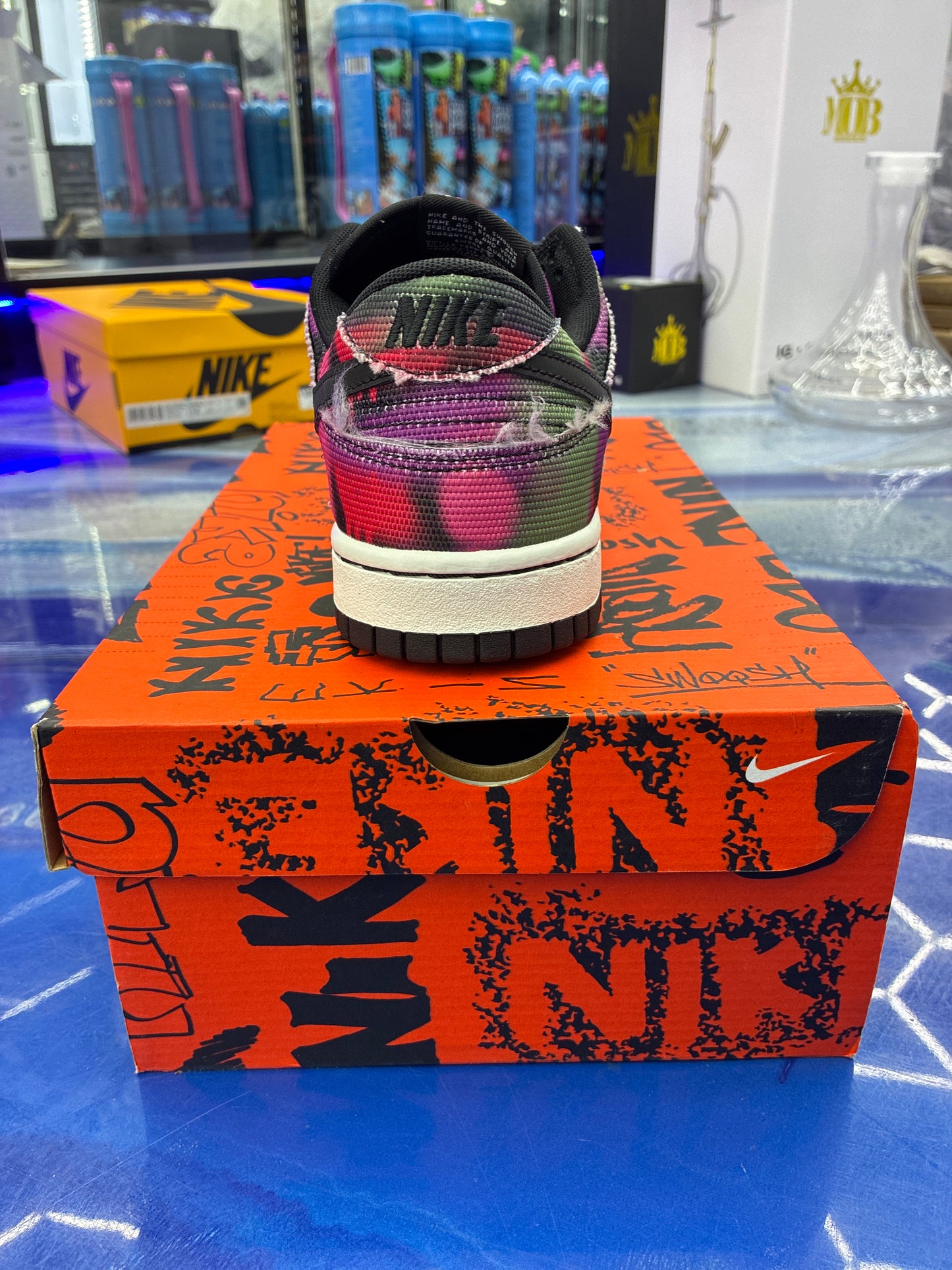 Nike dunk low graffiti pink size 8.5