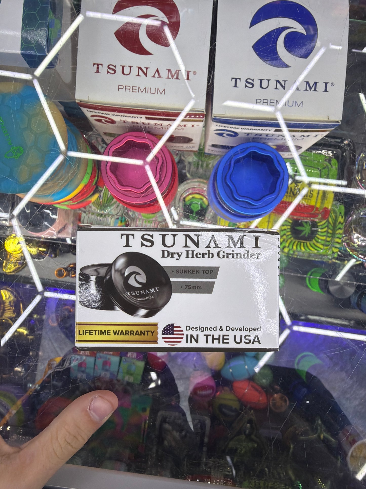 Tsunami dry herb grinder black