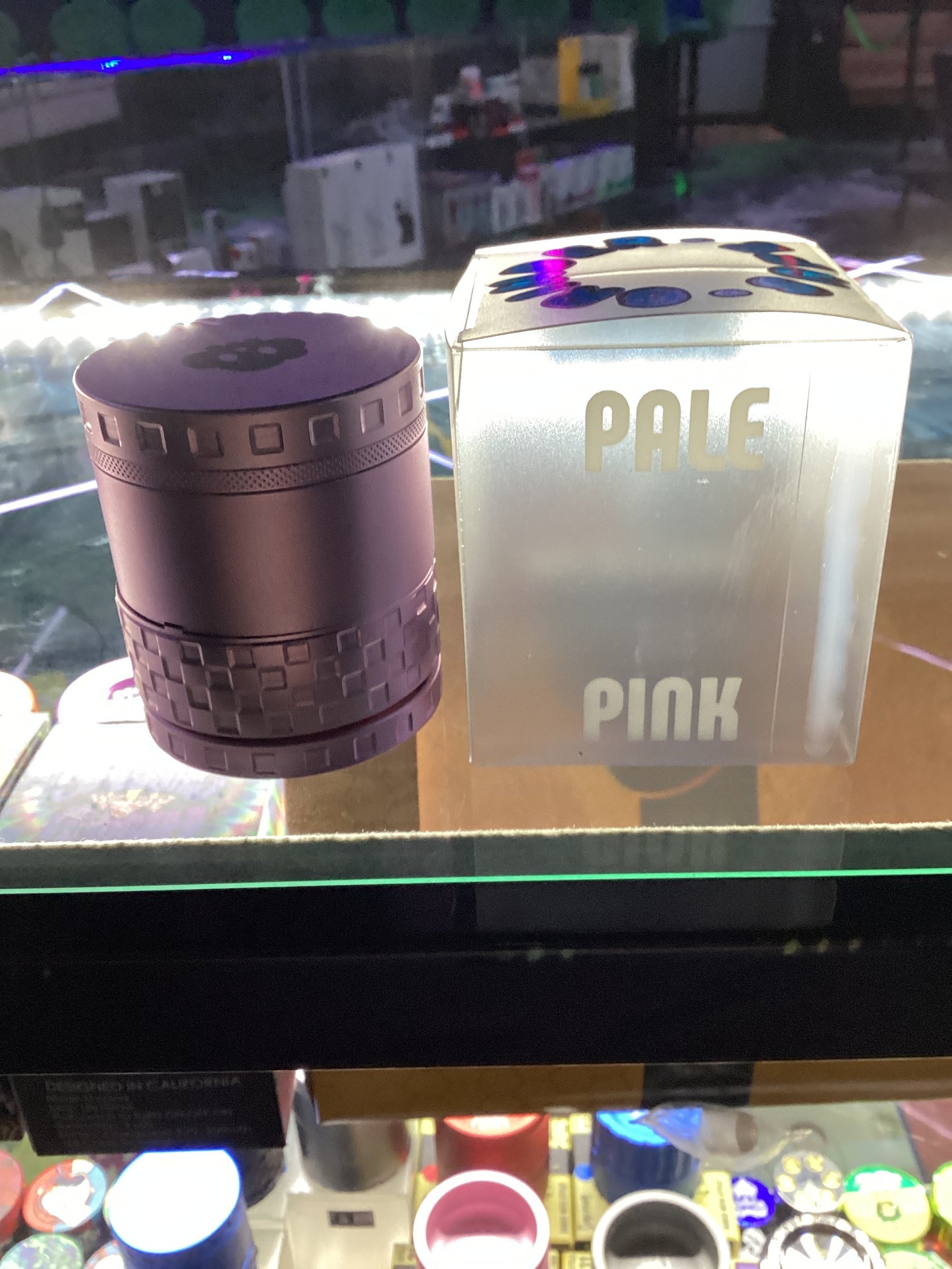Strio grinder save pale pink