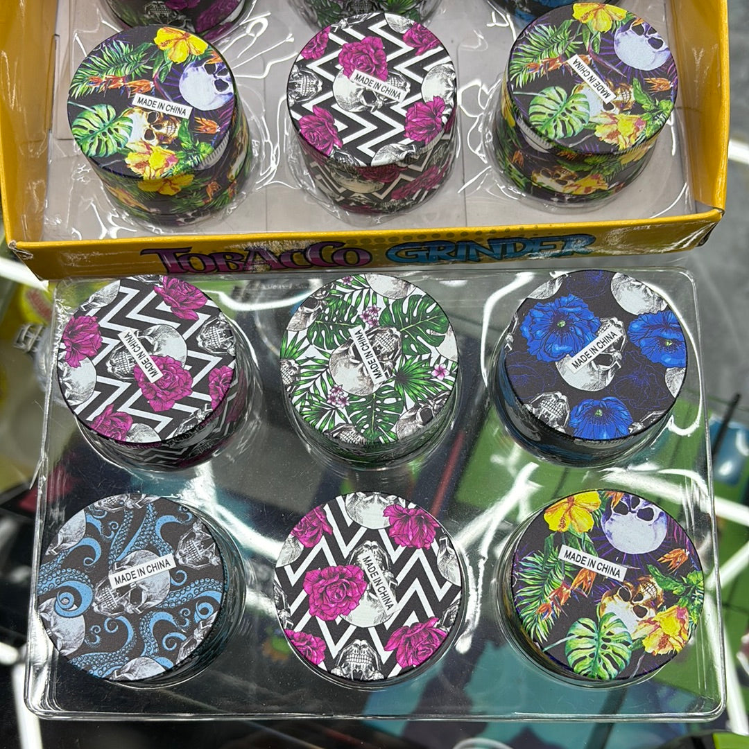 Tobacco grinder, medium size skull, design