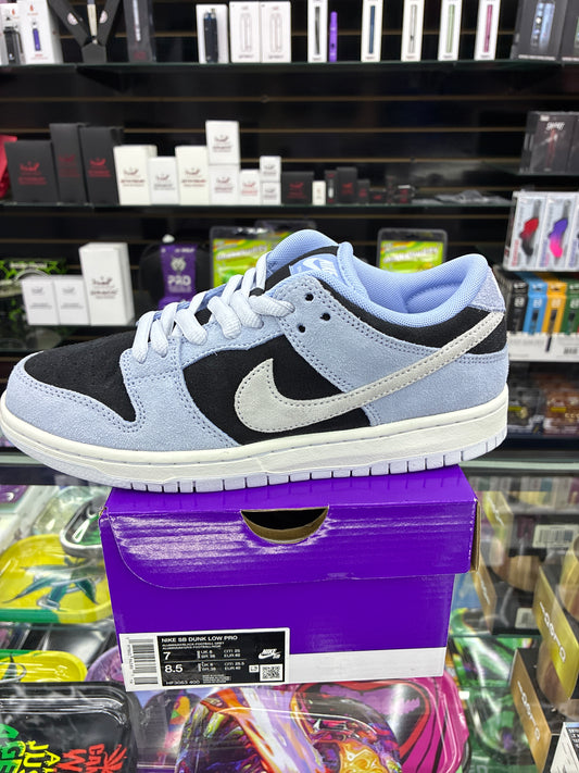 Nike sb dunk low pro aluminum/ black football Grey size 7