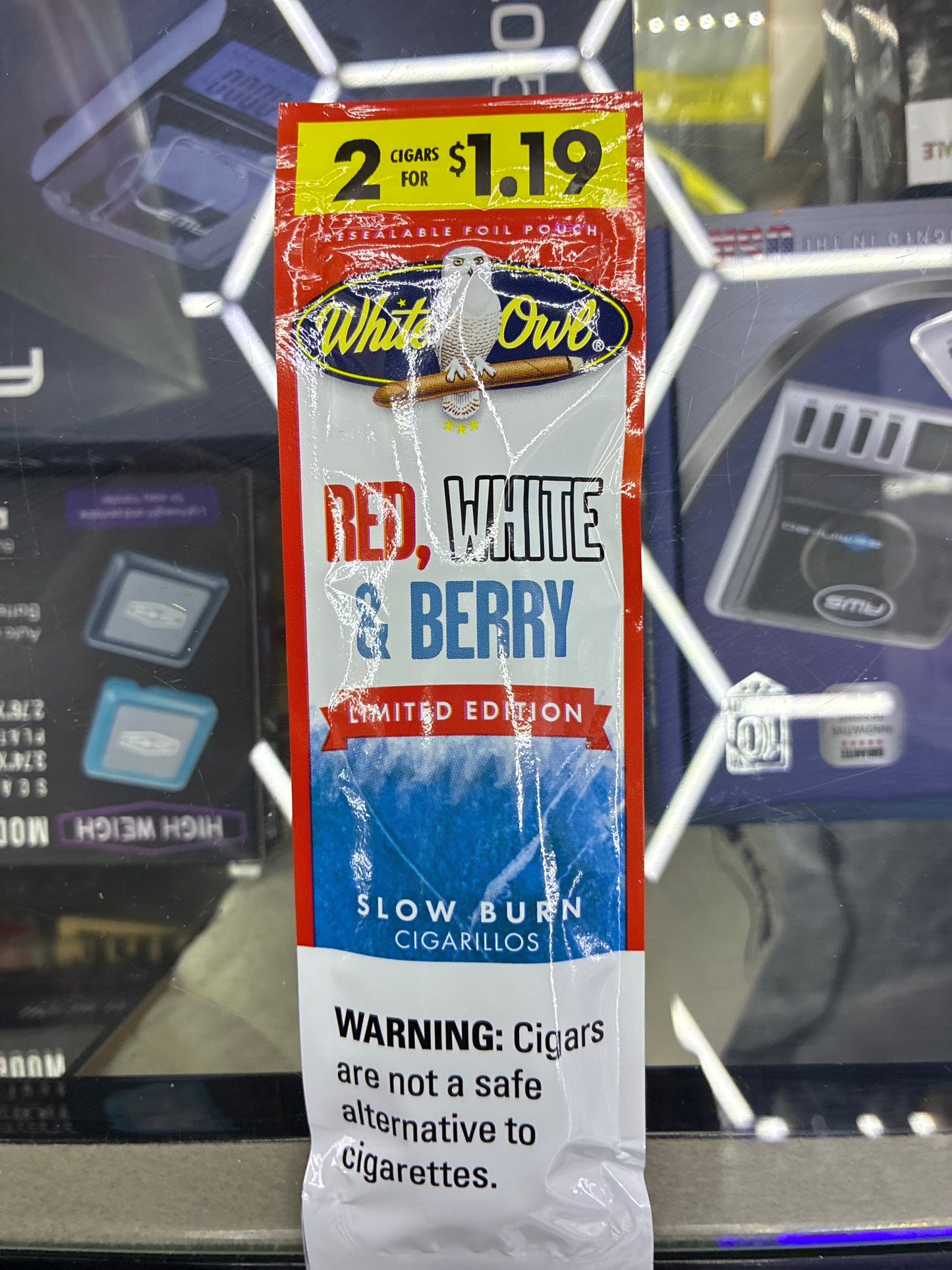 White owl red white & berry cigarillo