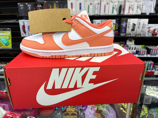 W nike dunk low next nature white/ wild mango size 6