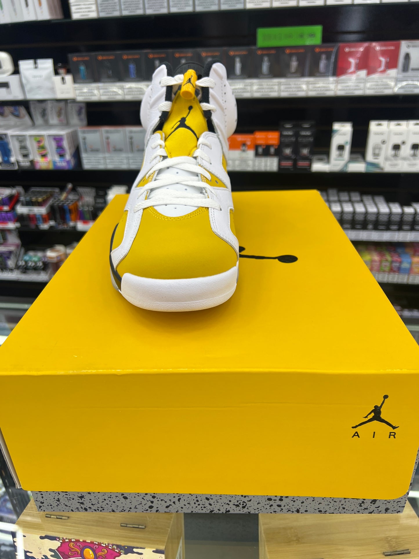 Jordan 6 Retro Yellow Ochre size 11