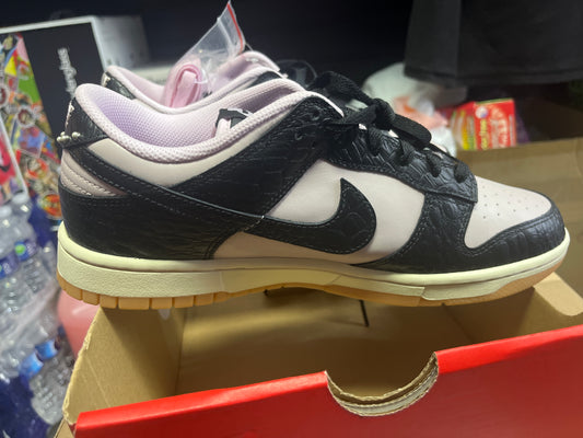 Nike dunk low retro pink foam size 10.5
