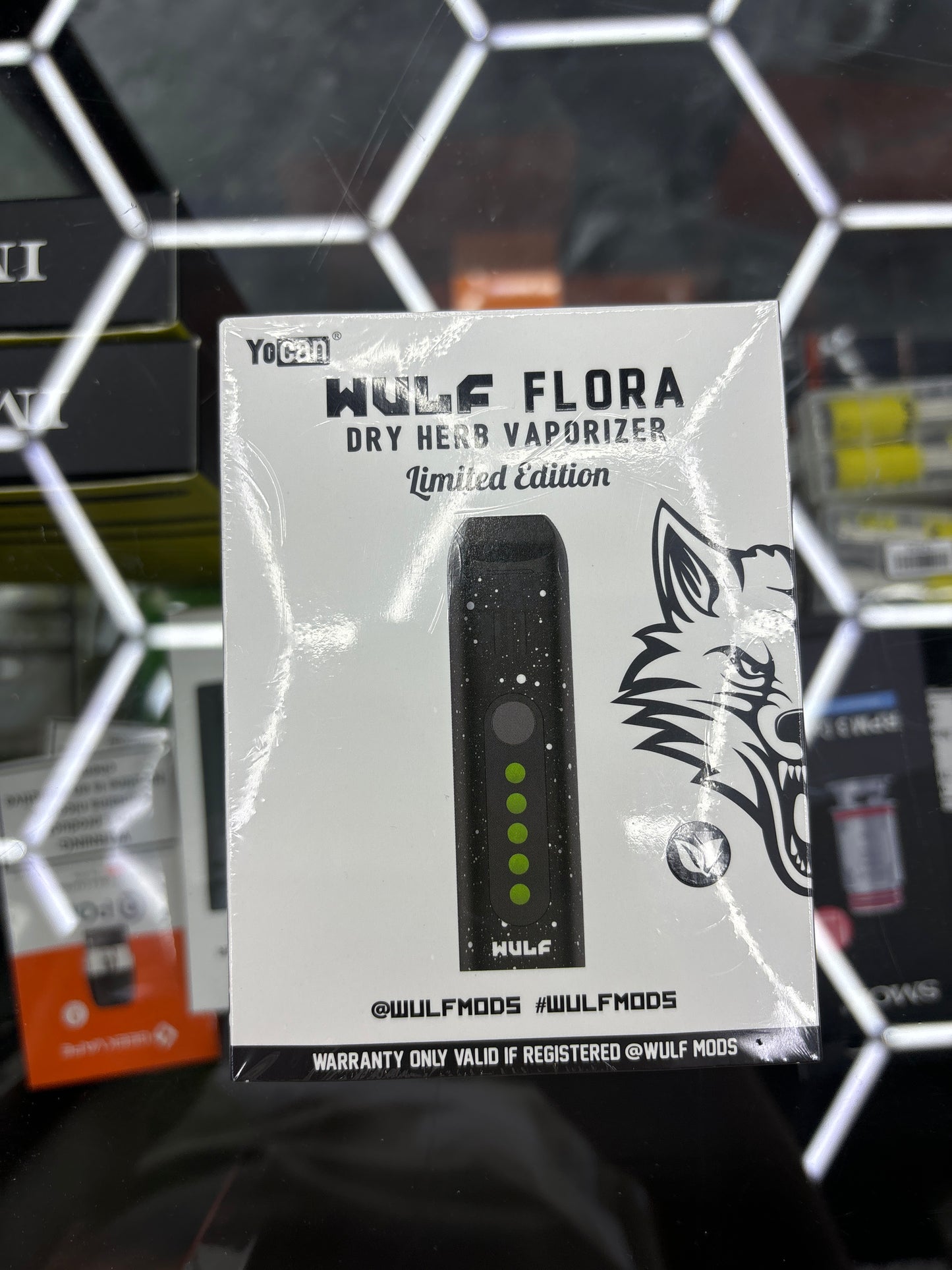 Yocan wulf flora dry herb, vaporizer, limited edition  black, with white spots